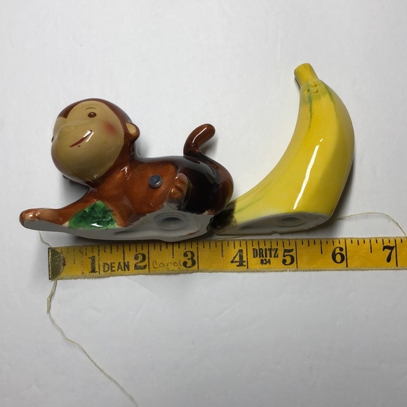 Monkey and Banana Salt & Pepper shaker - Picture 6 of 7